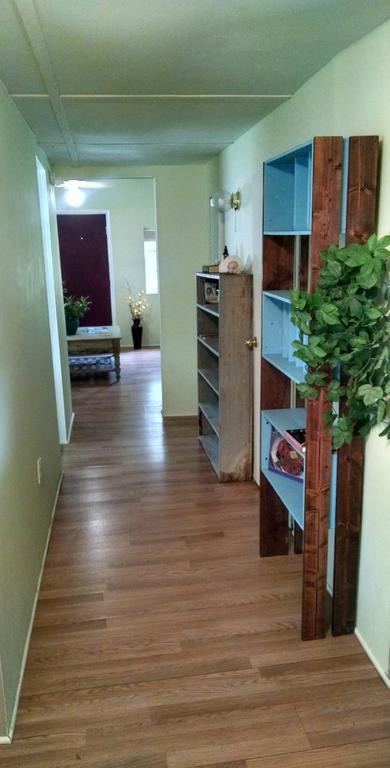1 Beige Cozy Bungalow Or 1 White Cozy Efficiency Cottage In Titusville Esterno foto
